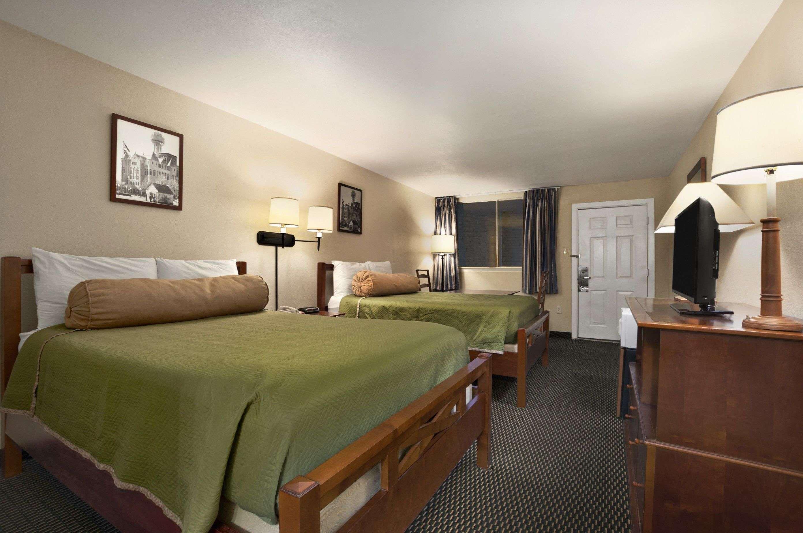 Travelodge By Wyndham New Orleans Harvey Hotel Buitenkant foto