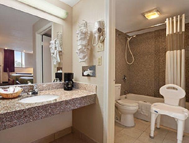 Travelodge By Wyndham New Orleans Harvey Hotel Buitenkant foto